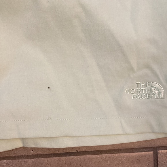 Belted misty jade shorts - Picture 3 of 5